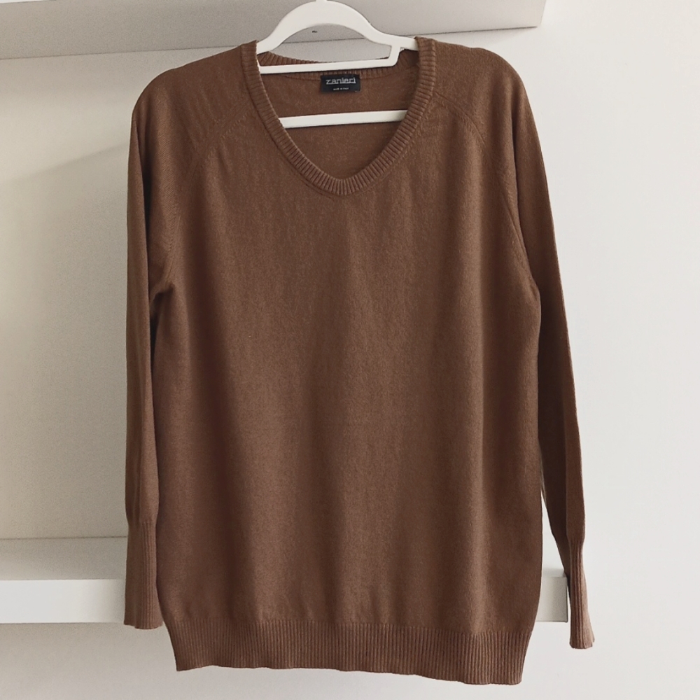 Sweater Sise 10-12. Brown color, wool.